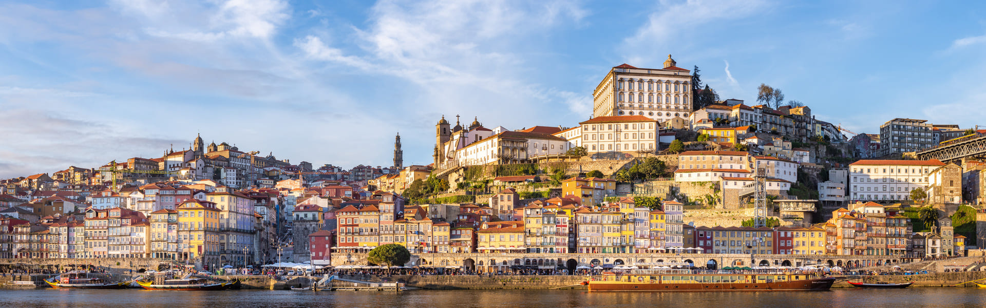 Cata de vinos y aperitivos en Oporto