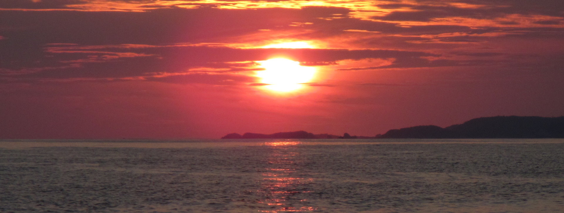 Paseo en barco al amanecer en Huatulco