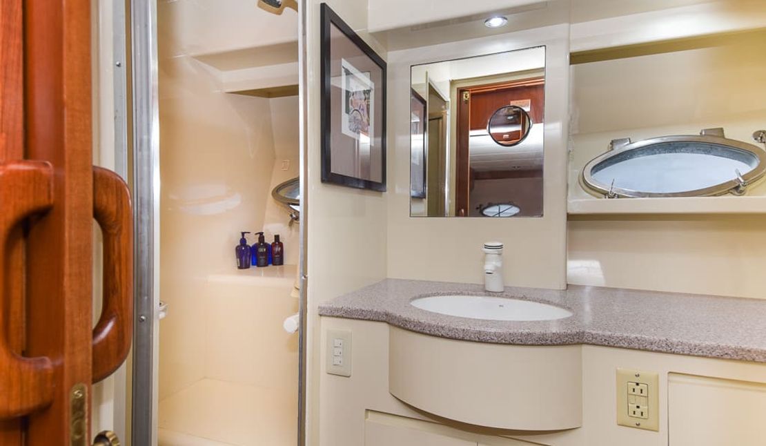 51′ 1999 Ocean Alexander 511 Classico ‘Wind n’ Sea’