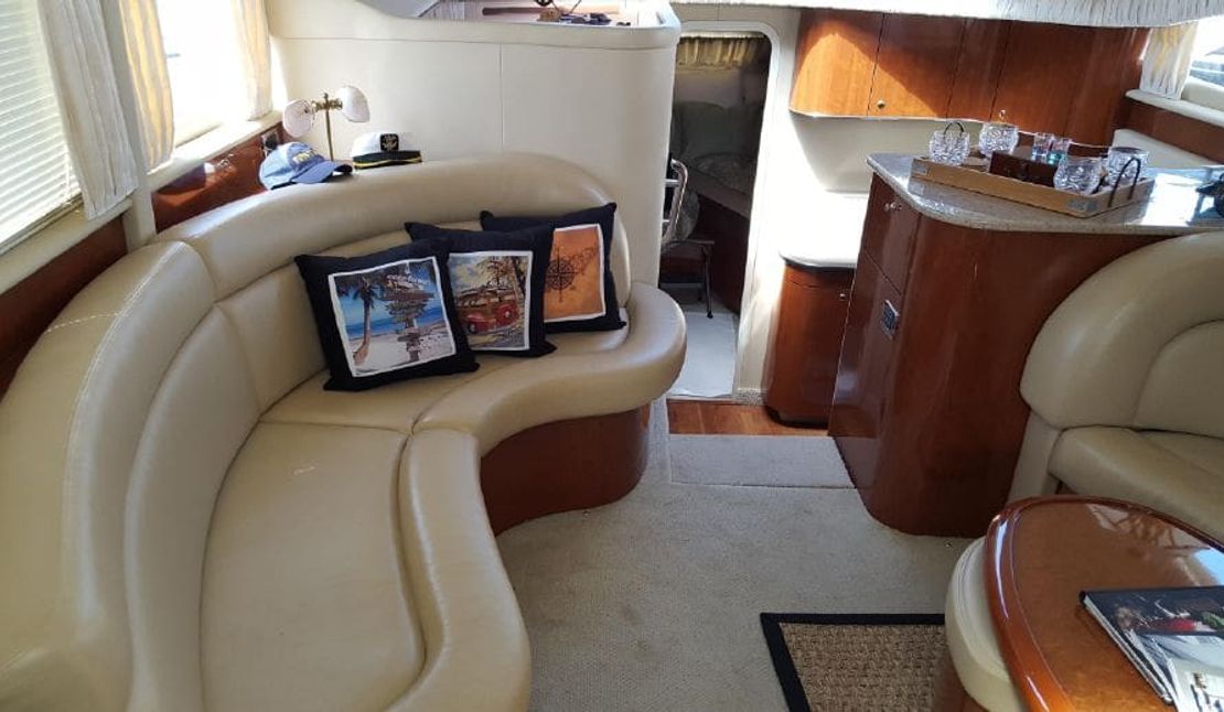 39′ 2003 Sea Ray 390 Motor Yacht ‘Wicked Wahine’