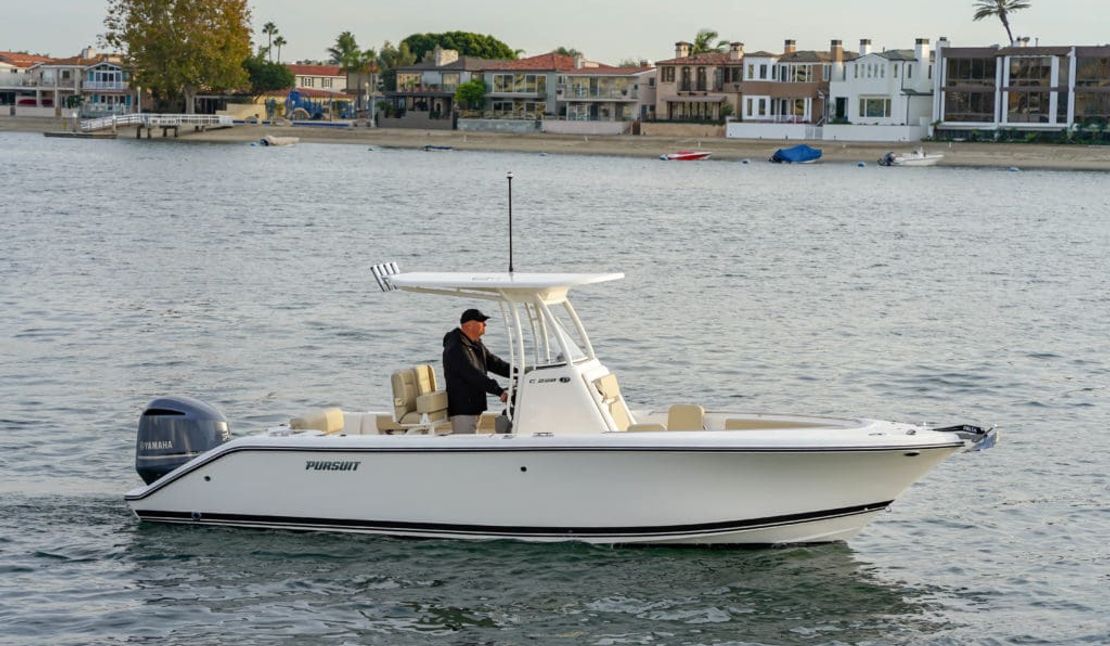 23′ 2017 Pursuit C238