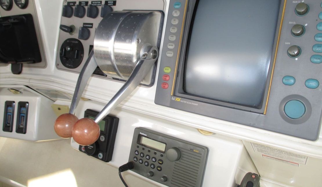 50′ 1998 Carver 500 Cockpit Motor Yacht