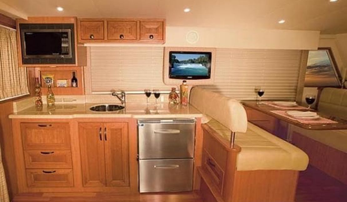 39′ 2011 Mainship 395 Trawler ‘Blue Max III’