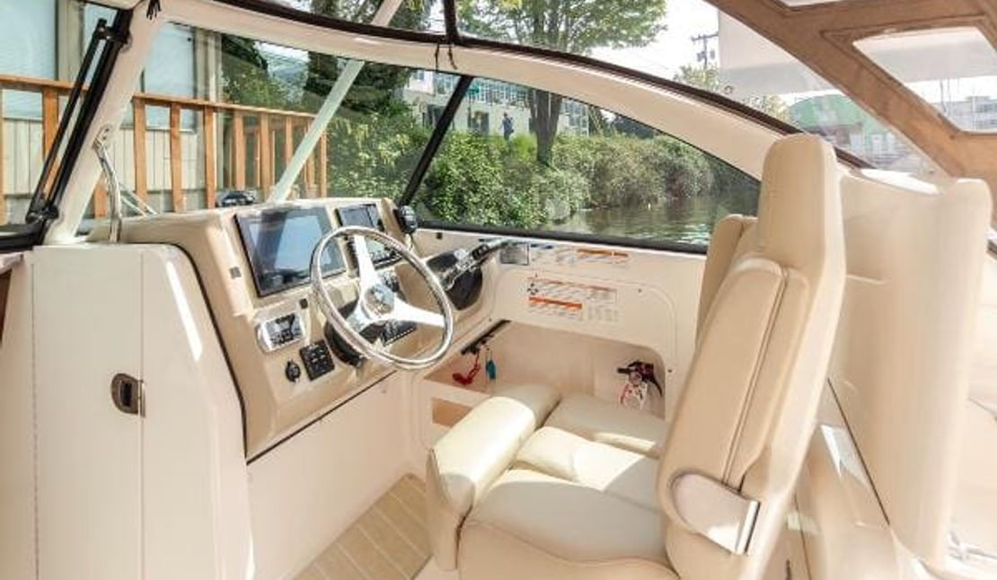 26′ 2015 Pursuit DC 265 Dual Console