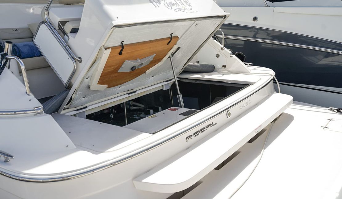 44′ 2010 Regal 4460 Commodore ‘Our Trade’