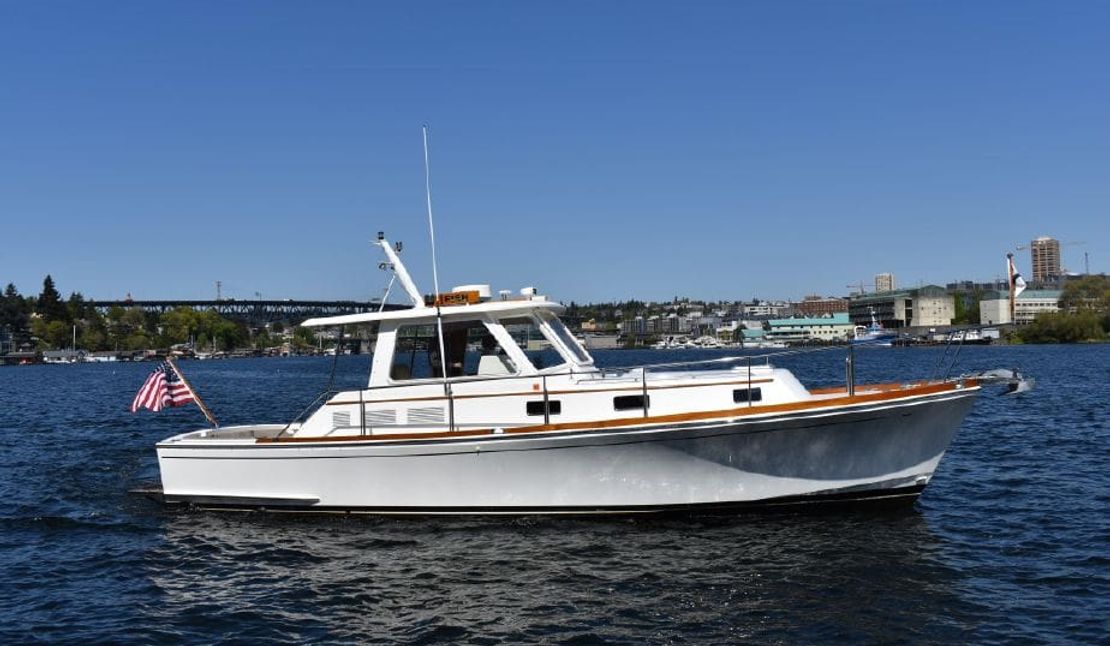 38′ Grand Banks Eastbay HX ‘Fish’