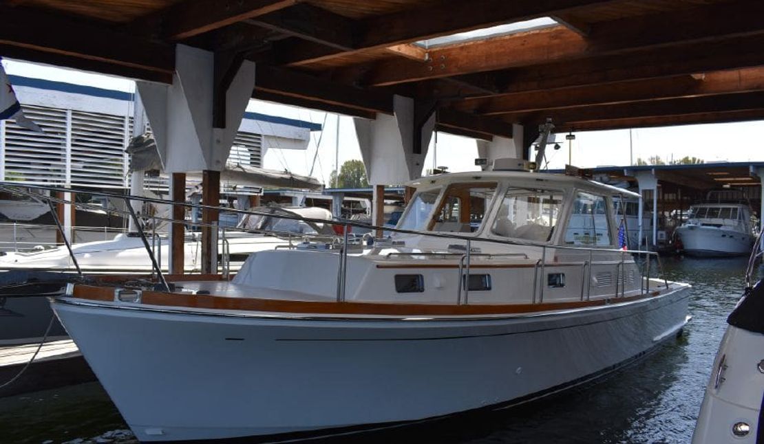 38′ Grand Banks Eastbay HX ‘Fish’