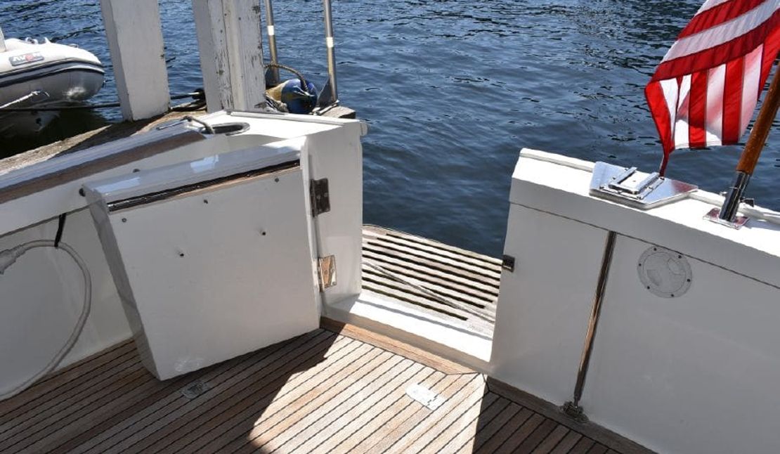 38′ Grand Banks Eastbay HX ‘Fish’