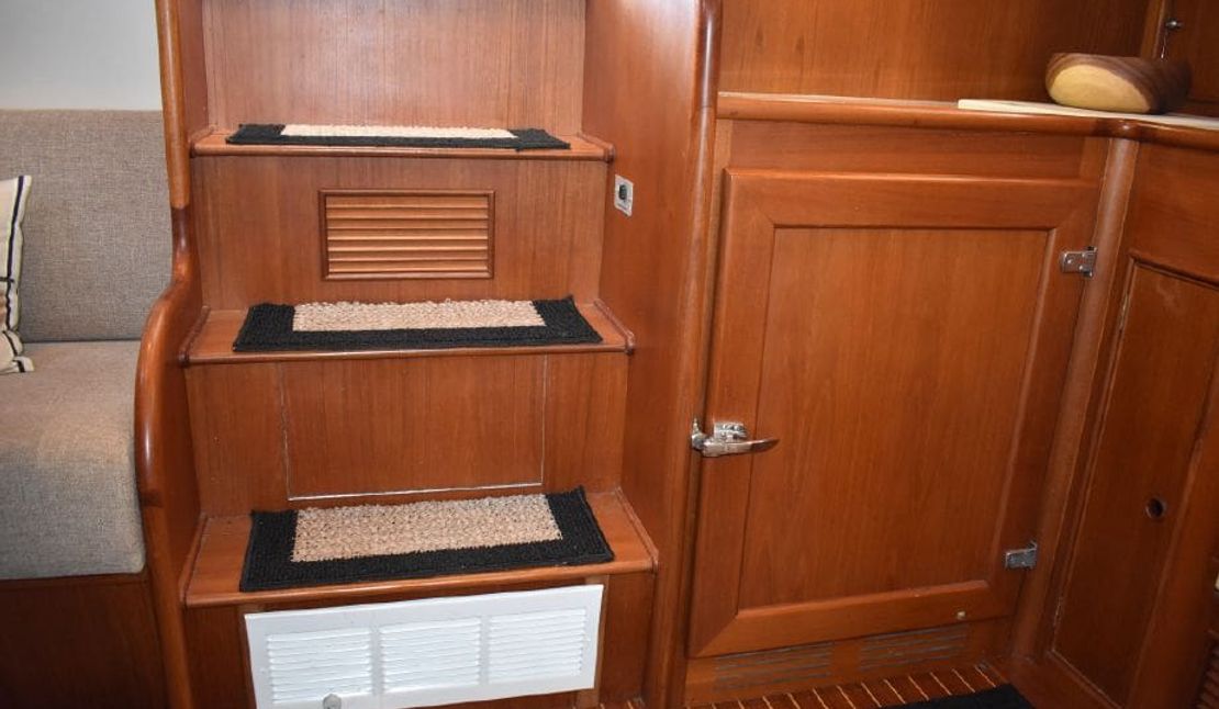 38′ Grand Banks Eastbay HX ‘Fish’