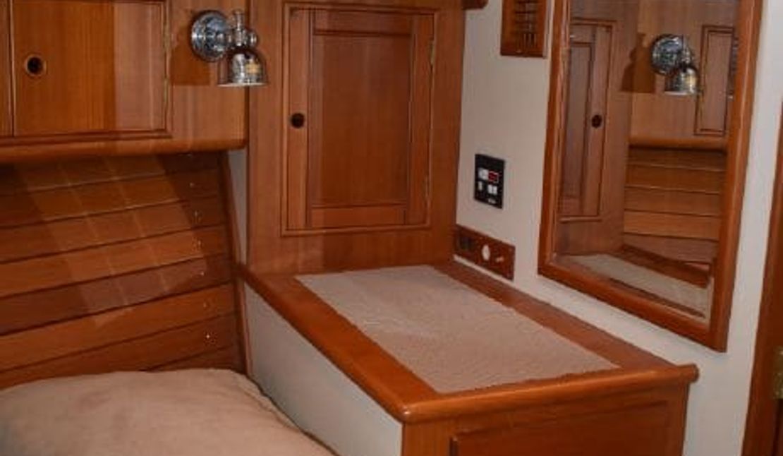 38′ Grand Banks Eastbay HX ‘Fish’