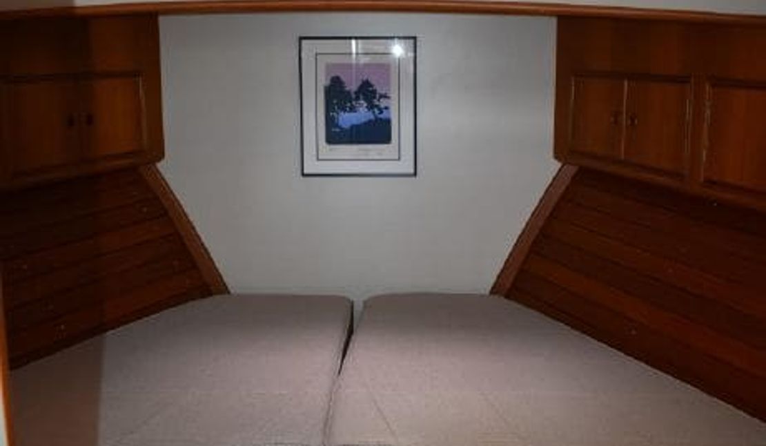 38′ Grand Banks Eastbay HX ‘Fish’