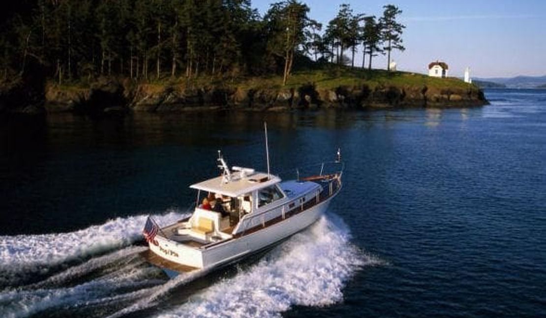 38′ Grand Banks Eastbay HX ‘Fish’