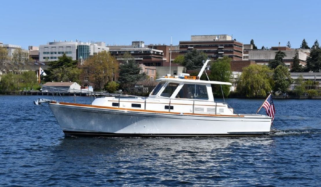 38′ Grand Banks Eastbay HX ‘Fish’