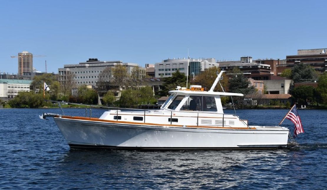 38′ Grand Banks Eastbay HX ‘Fish’