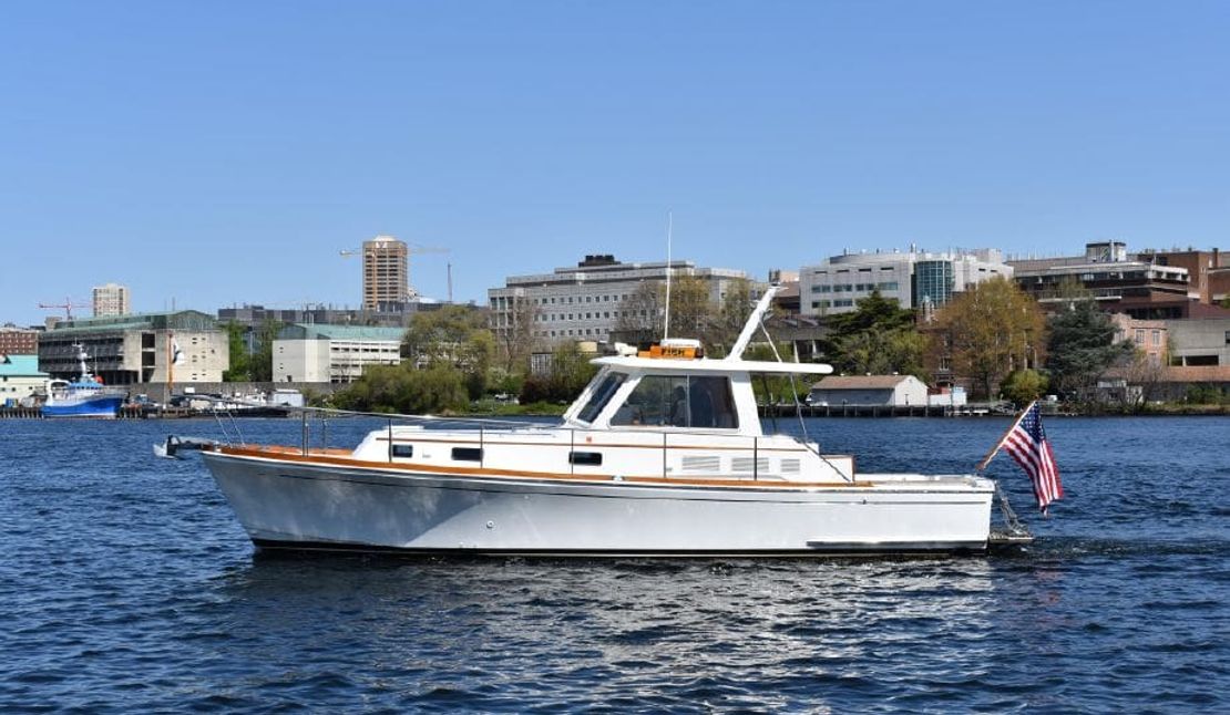 38′ Grand Banks Eastbay HX ‘Fish’