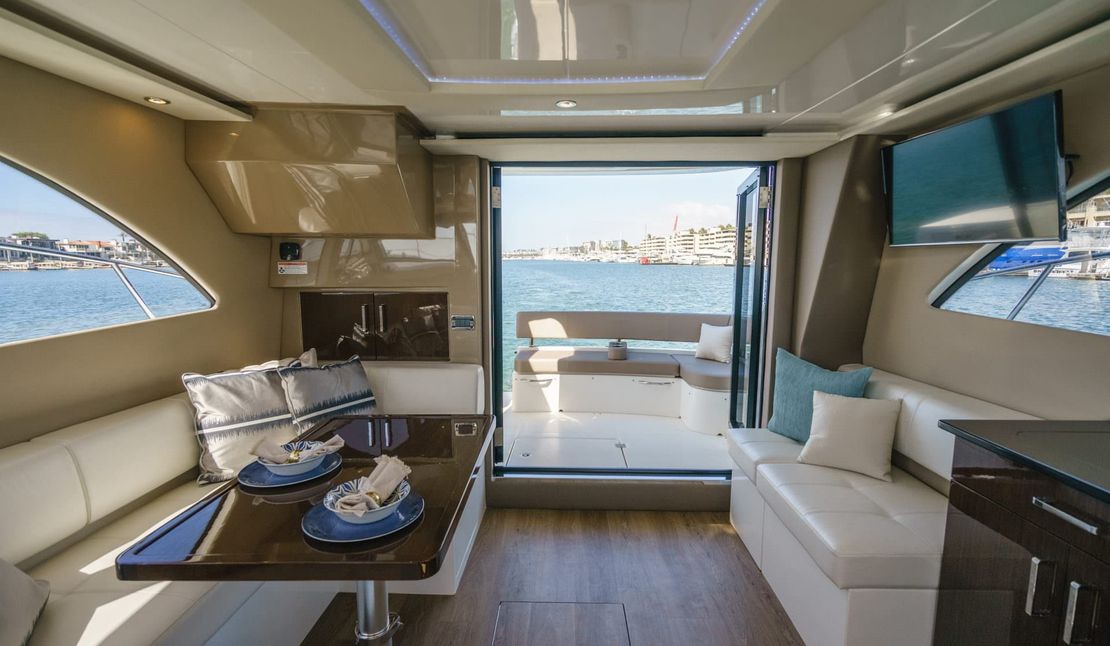 40′ 2019 Carver C40