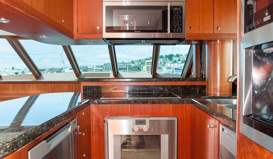 80′ 2010 Alexander  Motoryacht