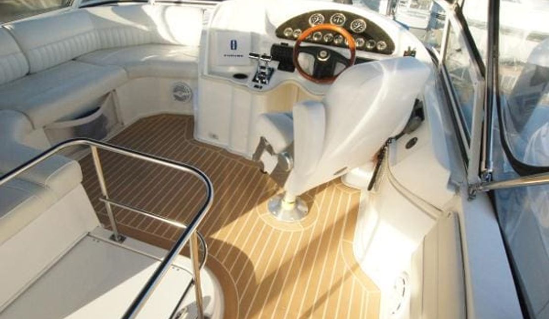 37′ 2003 Cruisers Yachts 3750 AC