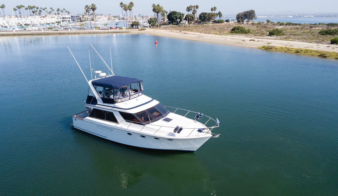 42′ 1988 Ocean Alexander Sedan Bridge ‘Blue Chip’