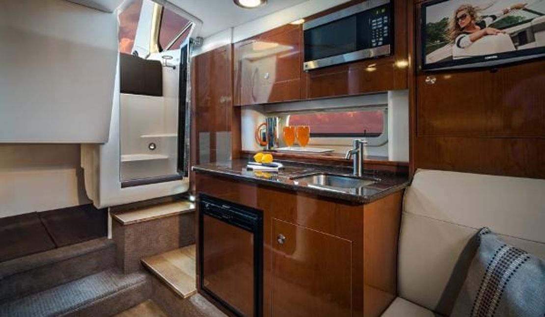 31′ 2017 Sea Ray 310 Sundancer
