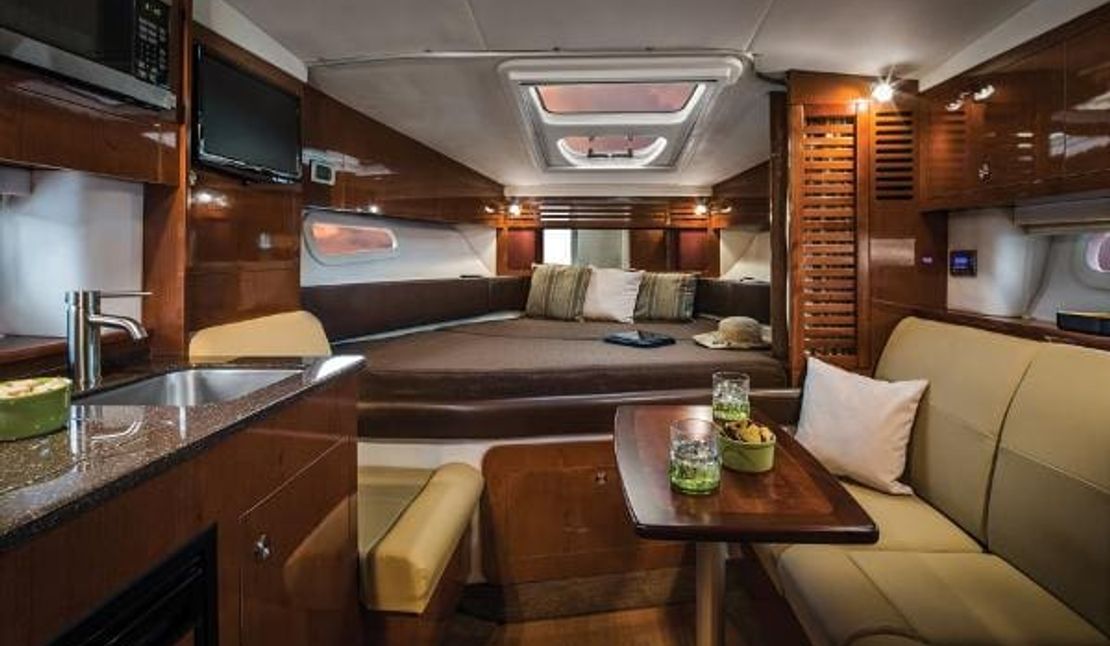 31′ 2017 Sea Ray 310 Sundancer