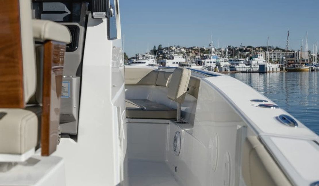 28′ 2019 Pursuit S288