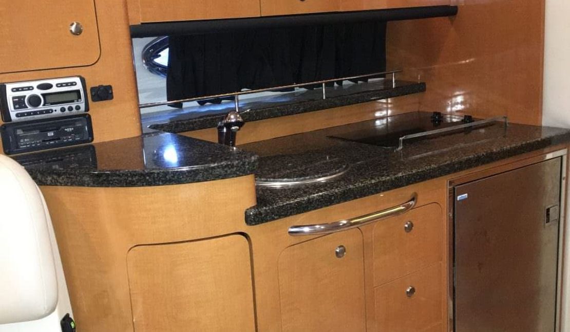 33′ 2008 Chaparral 330 Signature ‘Our Trade’