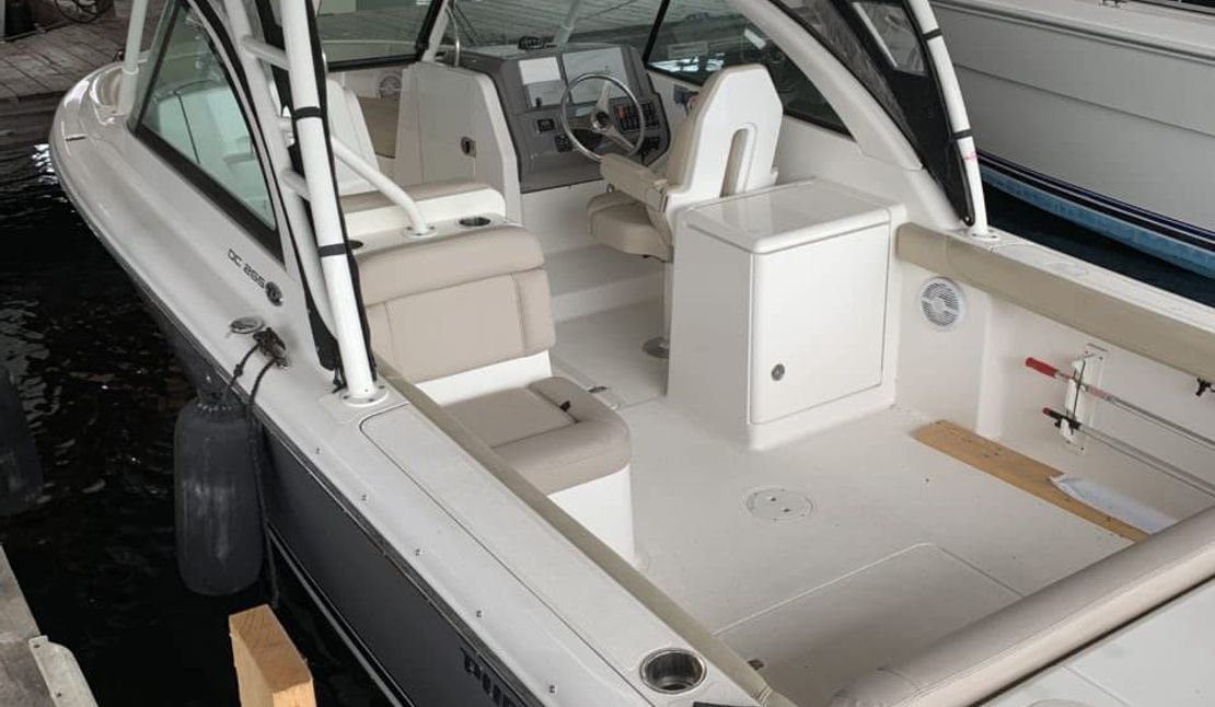26′ 2015 Pursuit 265 DC