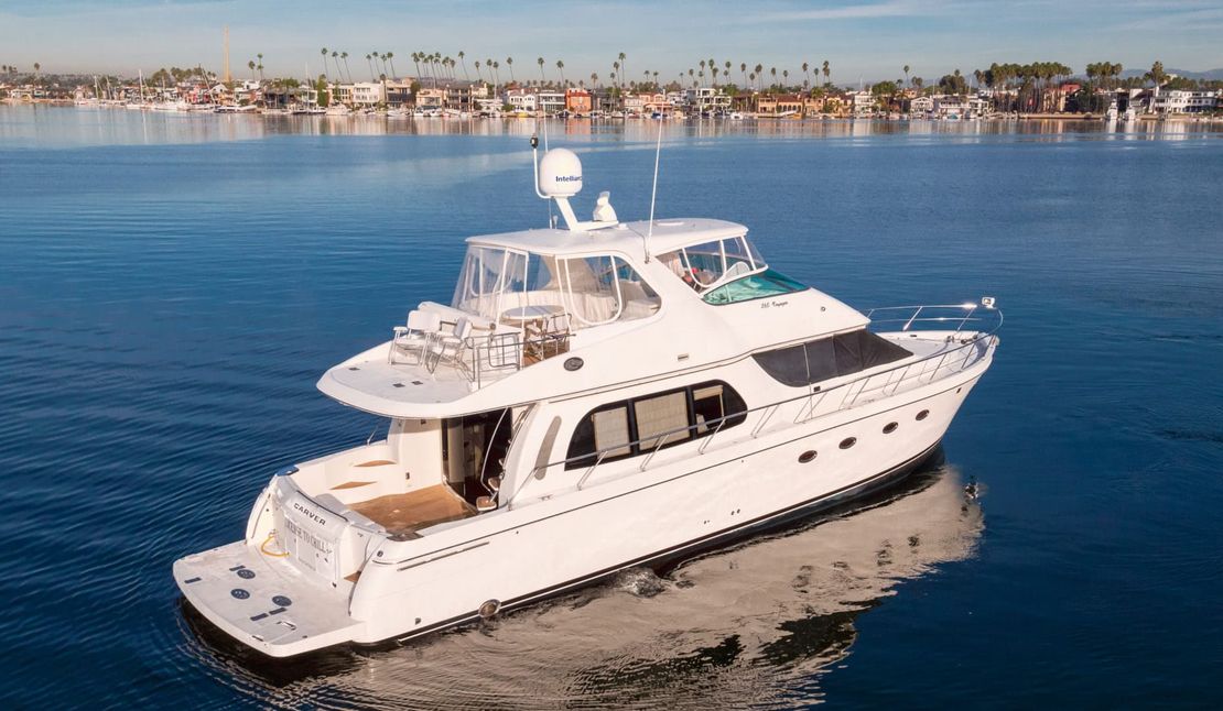 56′ 2004 Carver Voyager