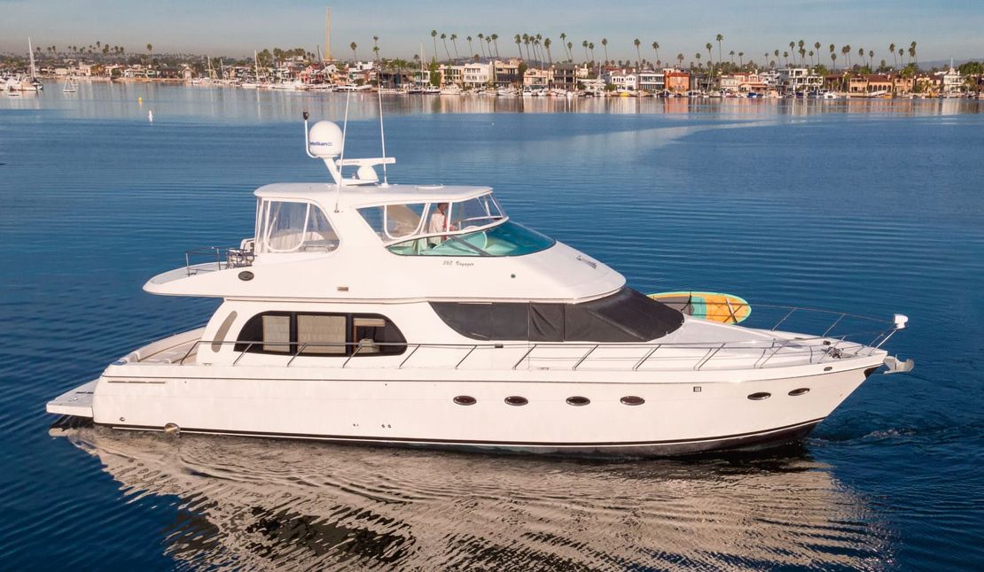 56′ 2004 Carver Voyager