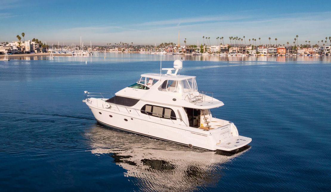 56′ 2004 Carver Voyager