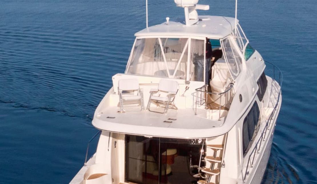 56′ 2004 Carver Voyager