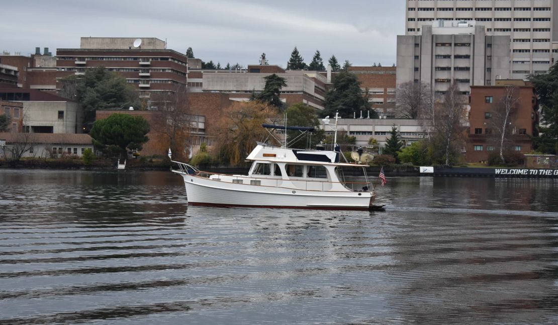 36′ 1990 Grand Banks