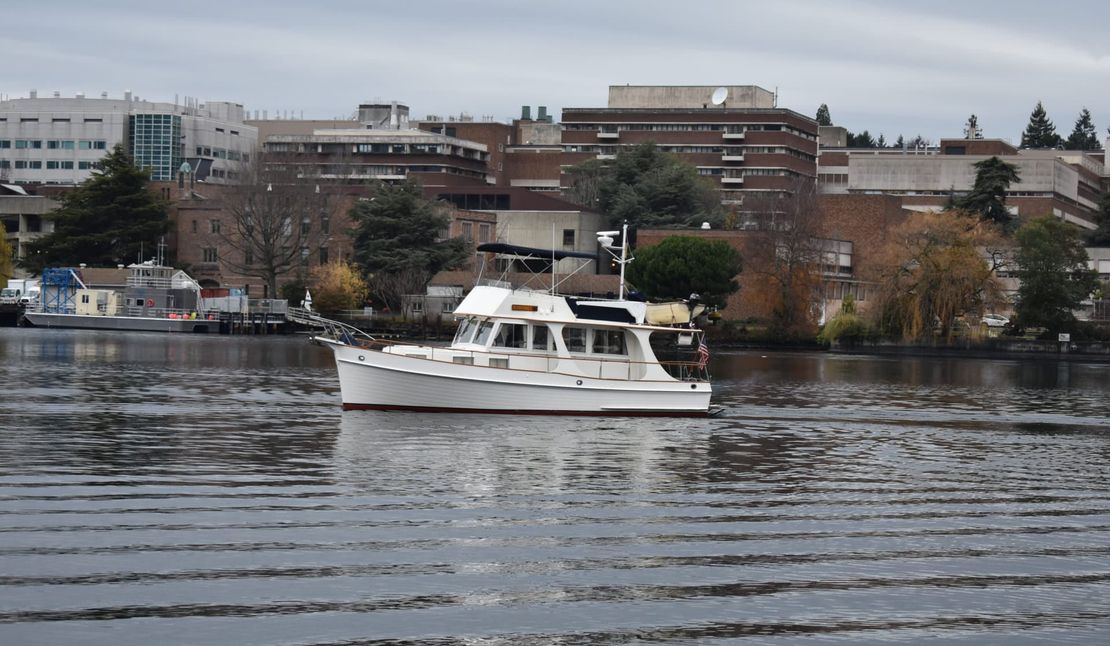 36′ 1990 Grand Banks