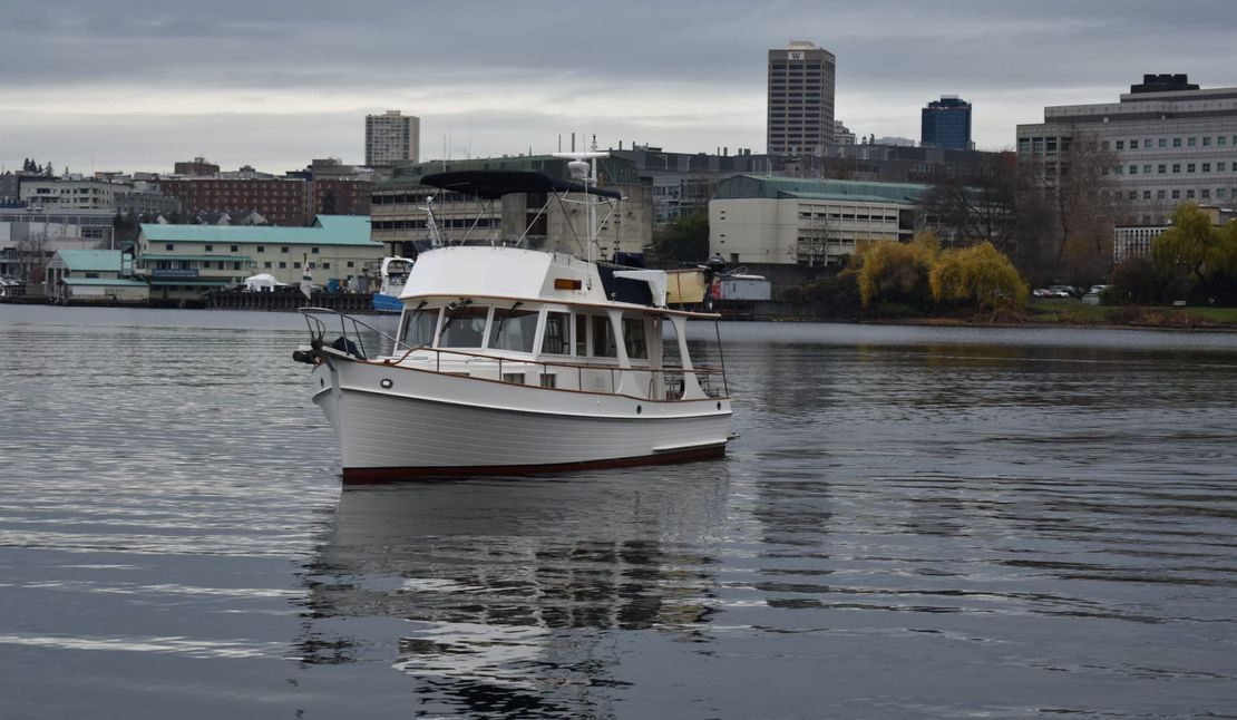 36′ 1990 Grand Banks