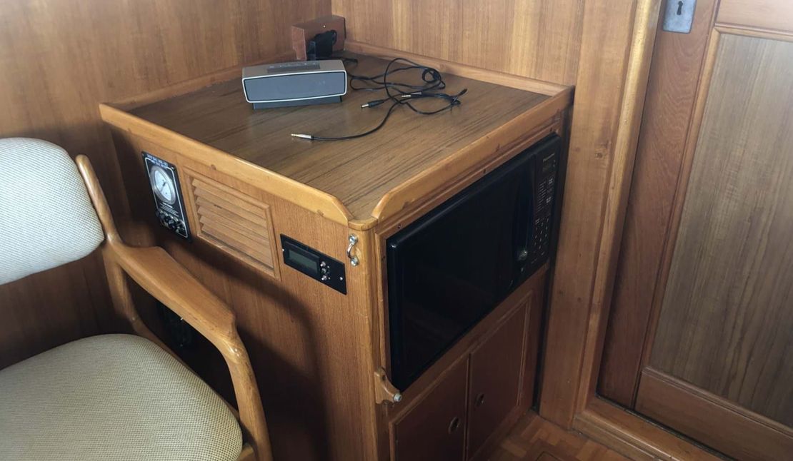 36′ 1990 Grand Banks