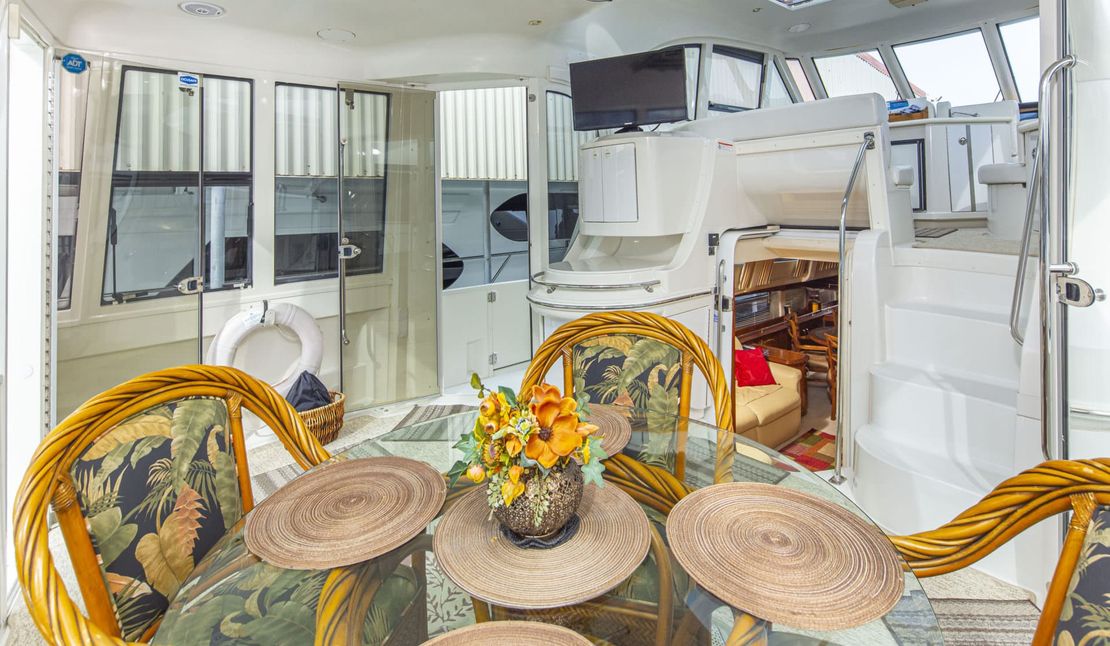 564 Cockpit Motor Yacht