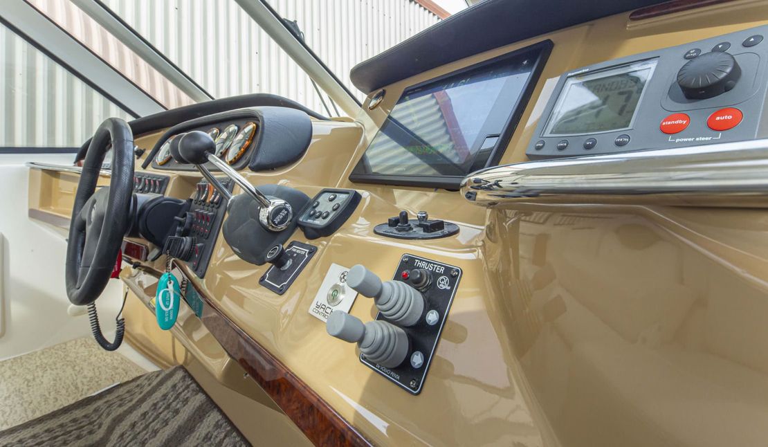 564 Cockpit Motor Yacht