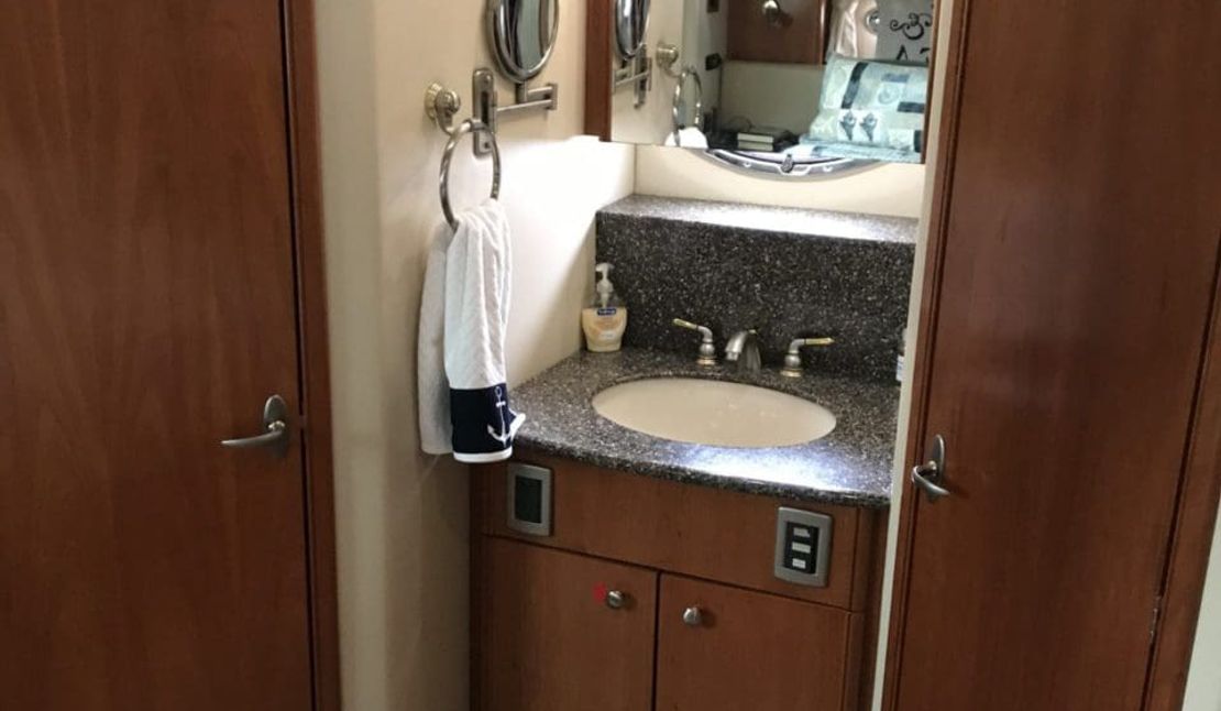 42′ 2004 Meridian 408 Motoryacht