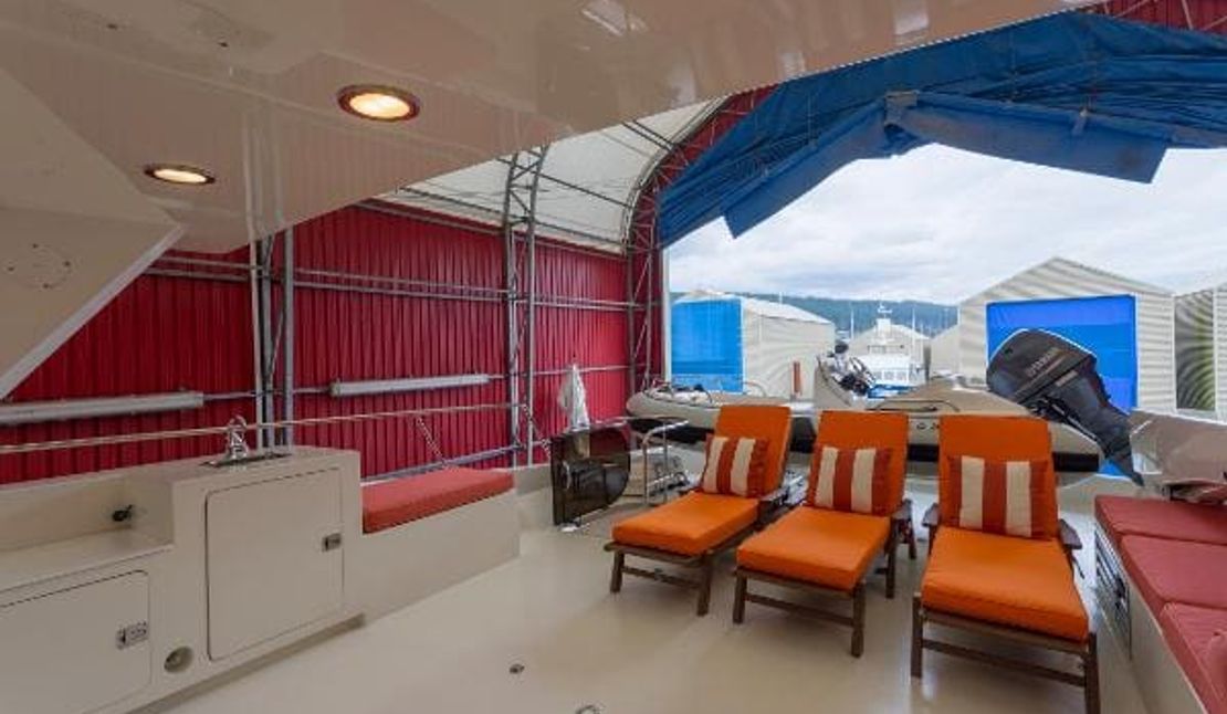 90′ 2001 Sovereign Pilothouse ‘One Shot’