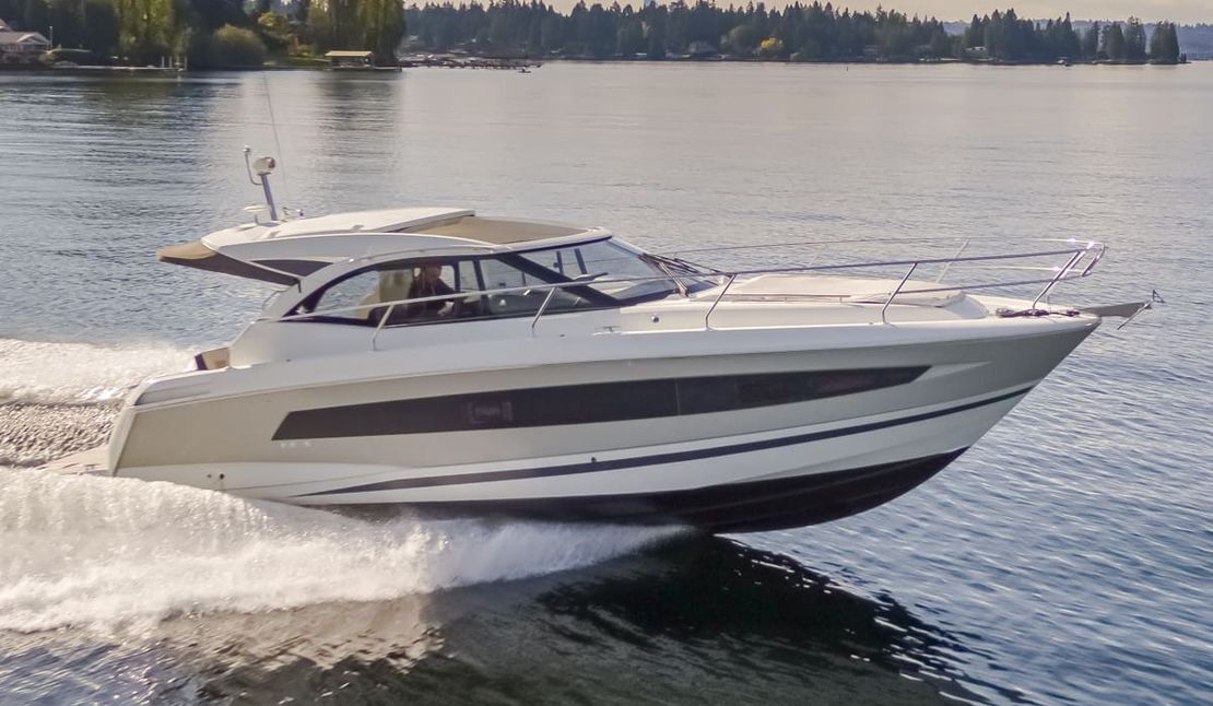 38′ 2018 Jeanneau Leader