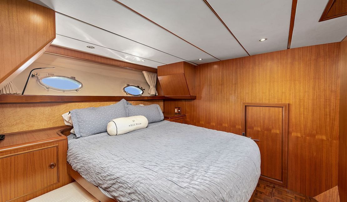 51′ 1999 Ocean Alexander