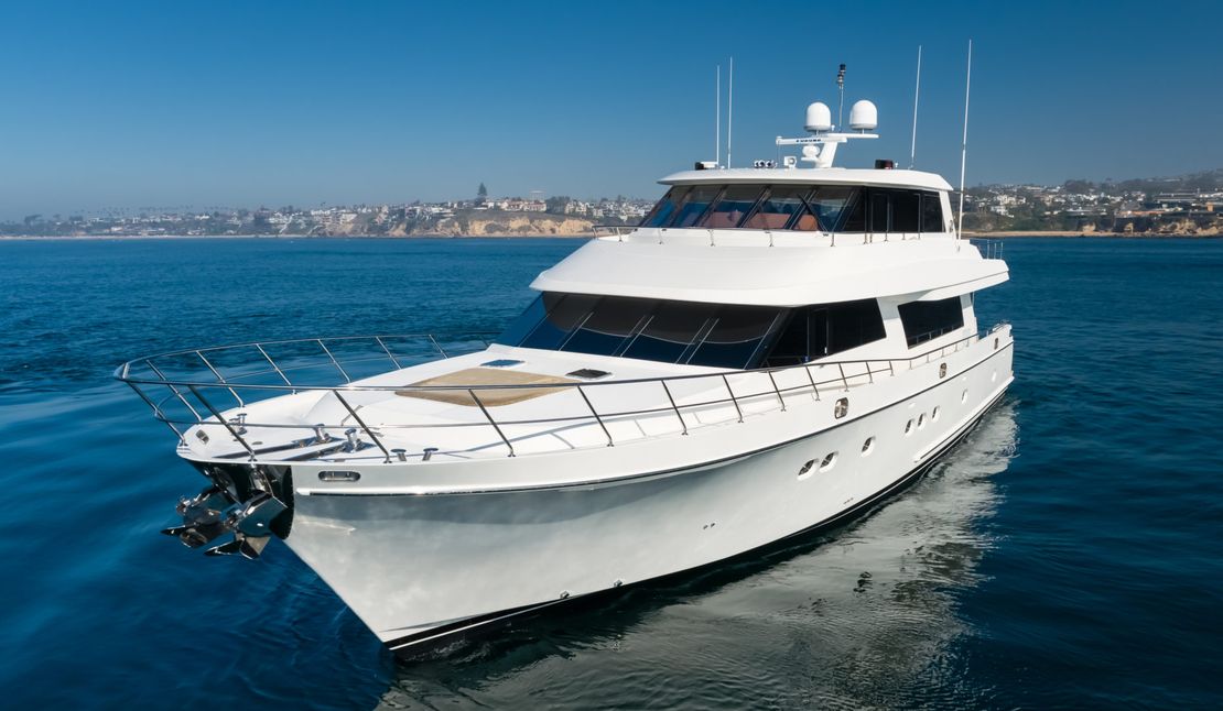88′ 2010 Ocean Alexander Sky Lounge