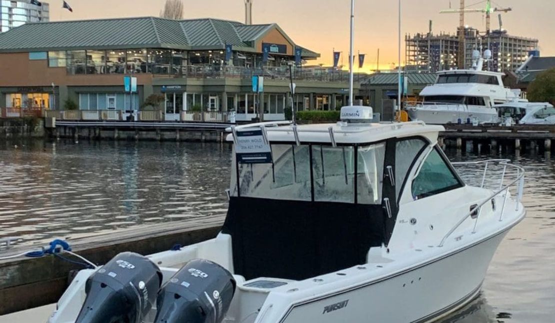 31′ 2011 Pursuit Offshore