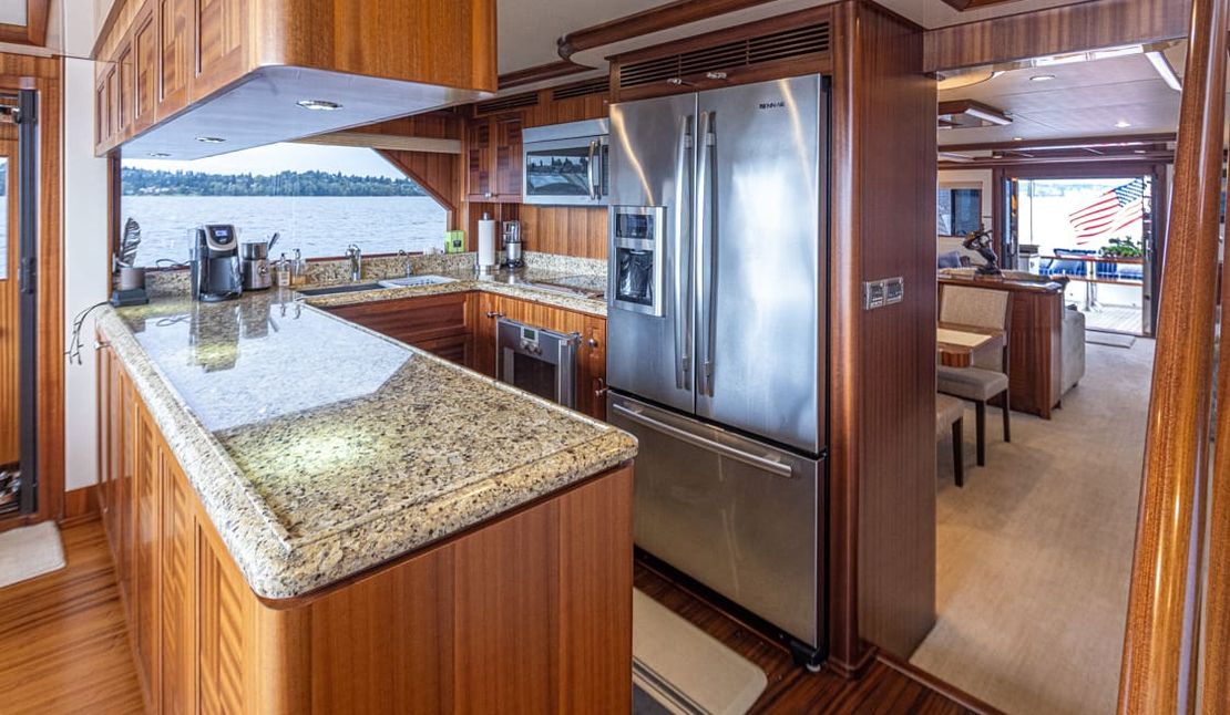 85′ 2012 Ocean Alexander
