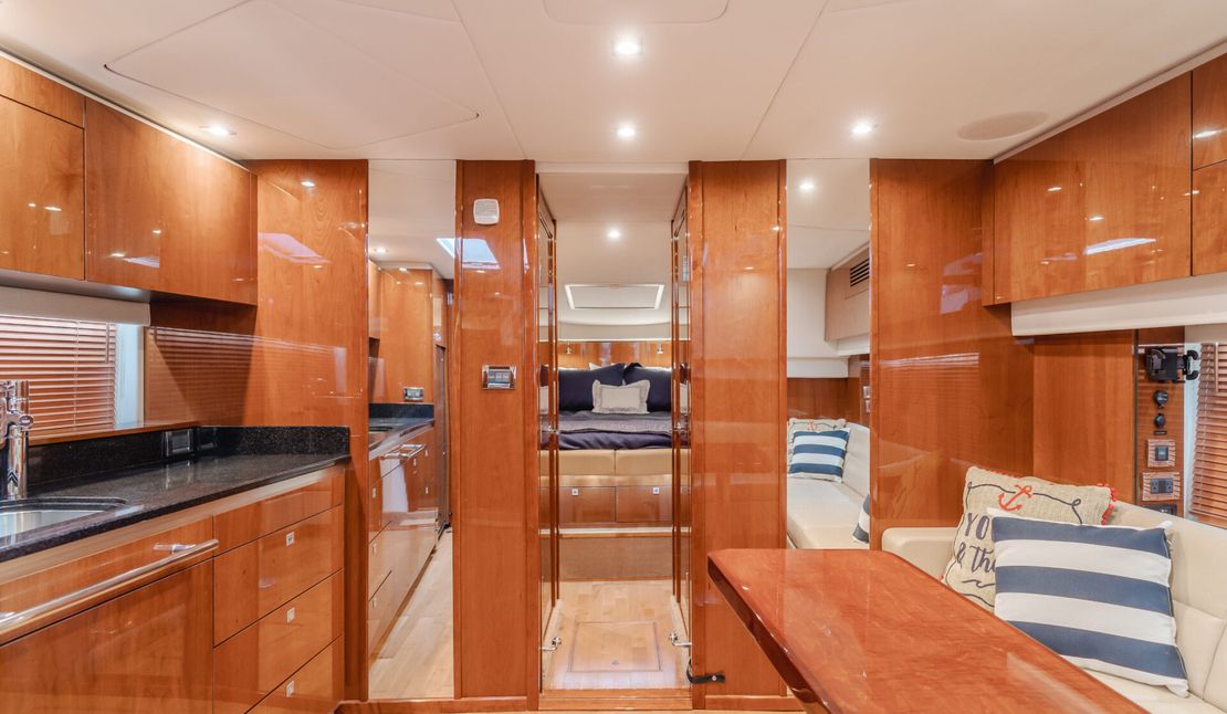 47′ 2011 Sea Ray