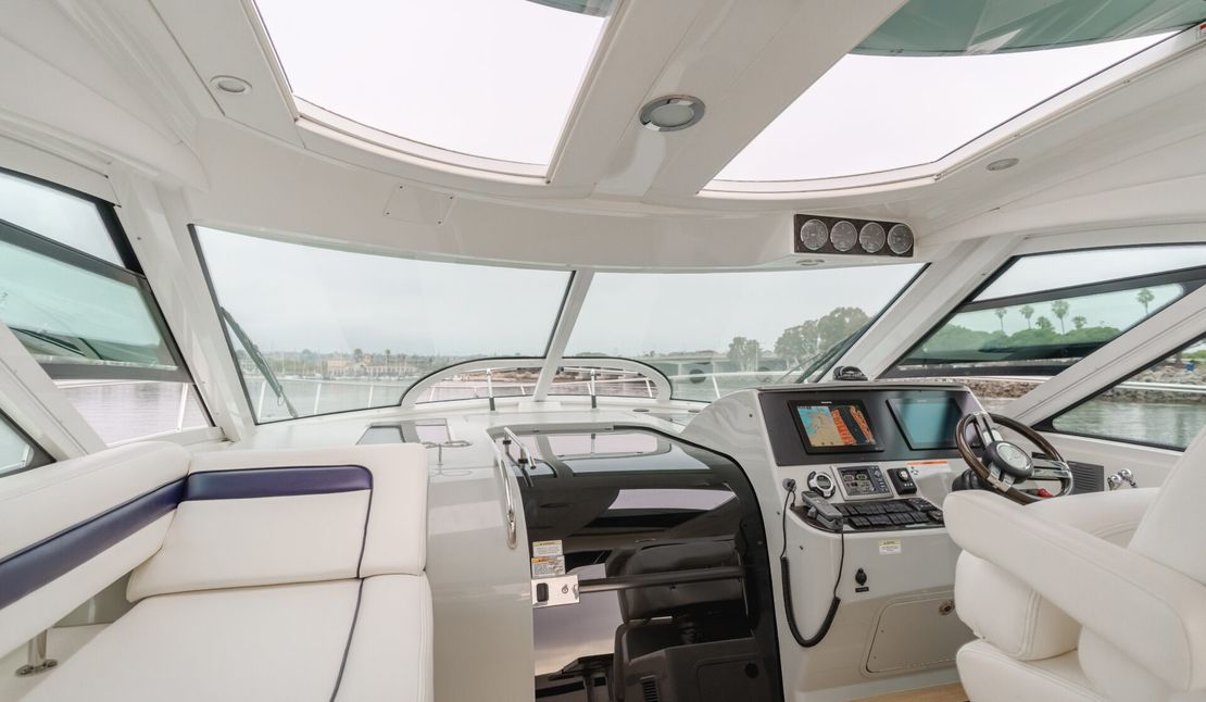 47′ 2011 Sea Ray