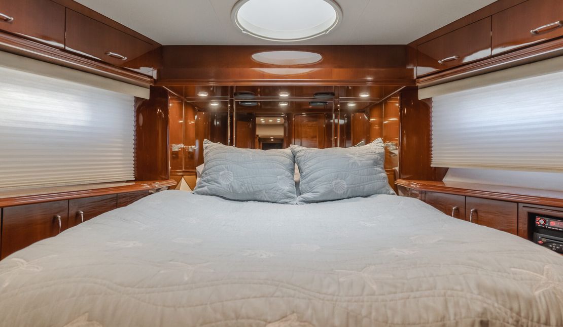 59′ 2004 Marquis