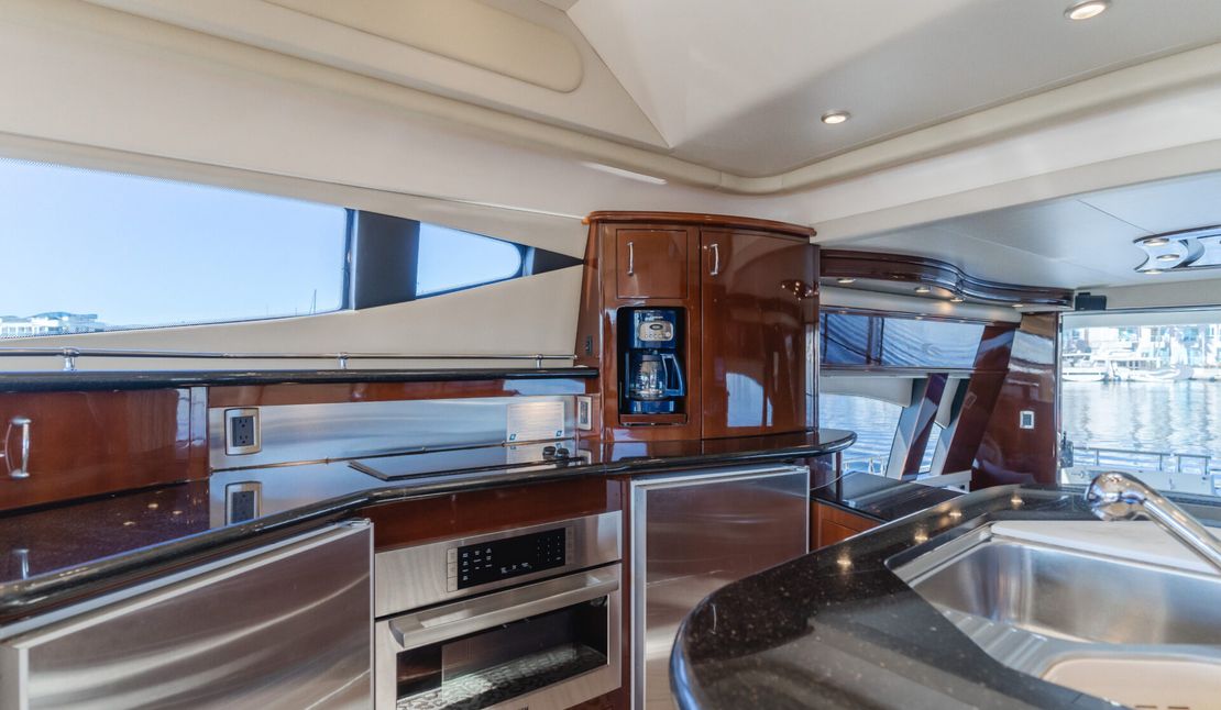 59′ 2004 Marquis