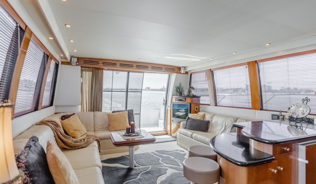 57′ 2002 Carver